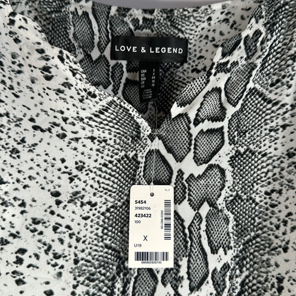 Love & Legend Snakeskin Print Chiffon Cami Tank Top NWT - Picture 3 of 5